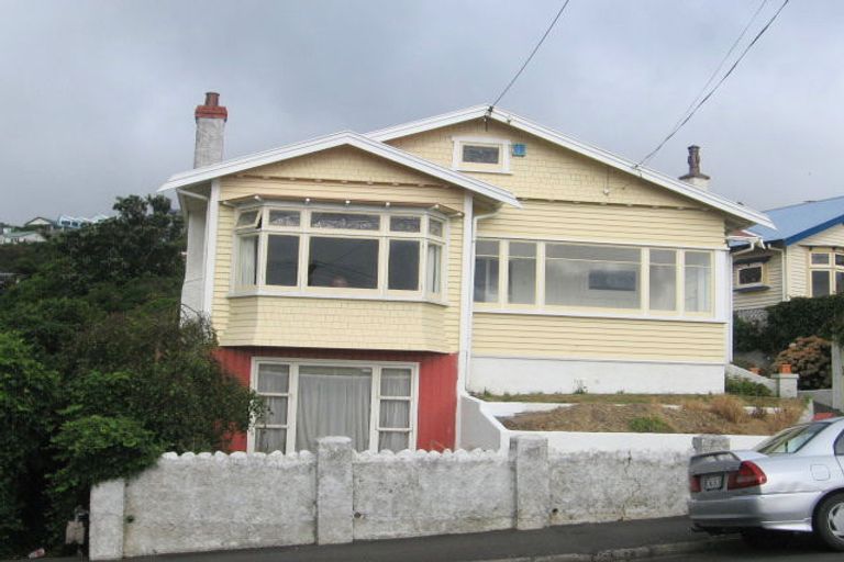 Photo of property in 48 Tanera Crescent, Brooklyn, Wellington, 6021