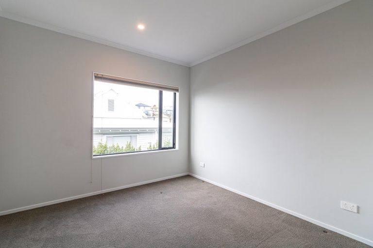 Photo of property in 35 Koura Drive, Red Beach, 0932