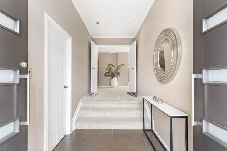 Photo of property in 14 Tranquility Rise, Mellons Bay, Auckland, 2014