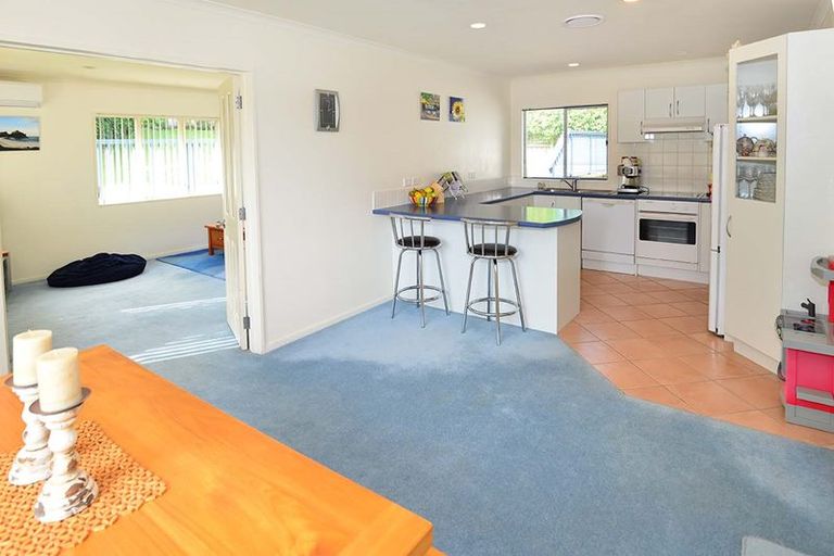 Photo of property in 9 Jelas Road, Red Beach, 0932