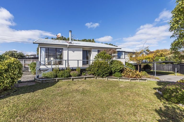 Photo of property in 54 Kahu Road, Paremata, Porirua, 5024