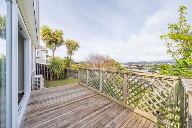 Photo of property in 107 Nevay Road, Miramar, Wellington, 6022