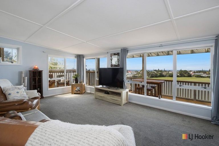 Photo of property in 17 The Crescent, Waihi Beach, 3611