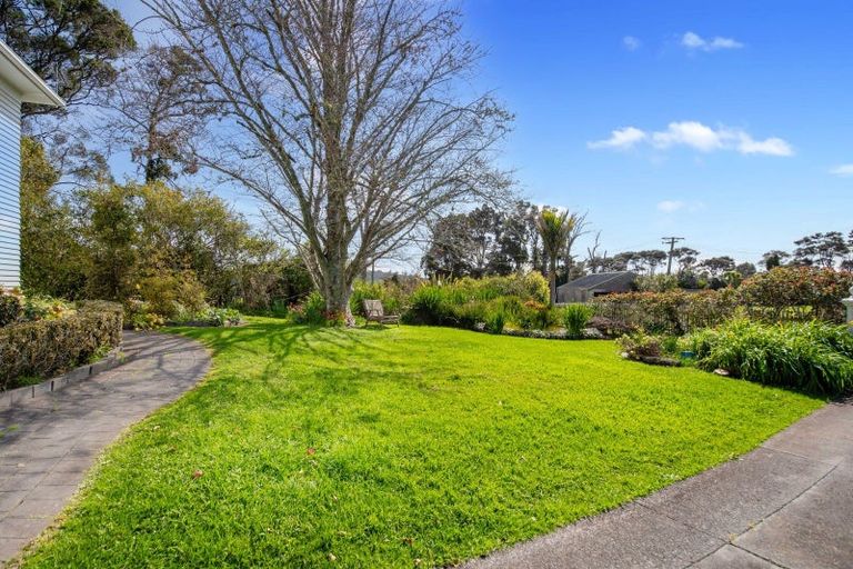 Photo of property in 28 Griggs Road, Whitford, Howick, 2571