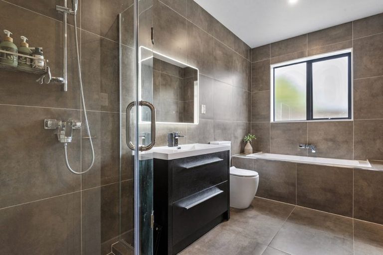 Photo of property in 11 Kahu Close, Orewa, 0931