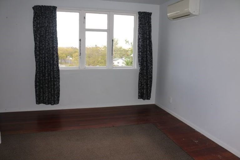 Photo of property in 16 Wellesley Street, Feilding, 4702