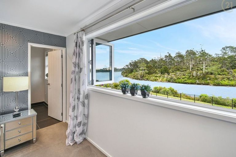 Photo of property in 3 Acqua Place, Karaka, Papakura, 2113