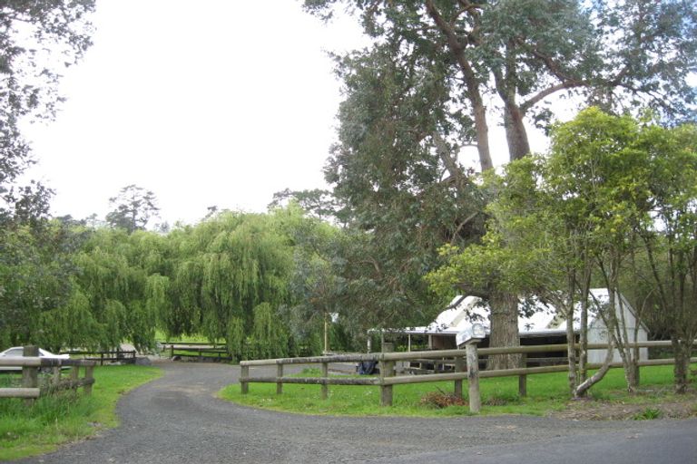Photo of property in 169 Awa Road, Kumeu, 0891
