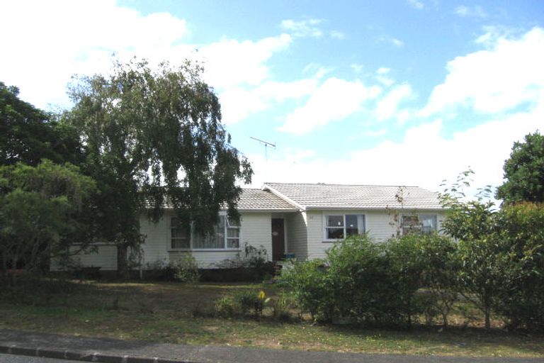 Photo of property in 50 Fairclough Road, Beach Haven, Auckland, 0626