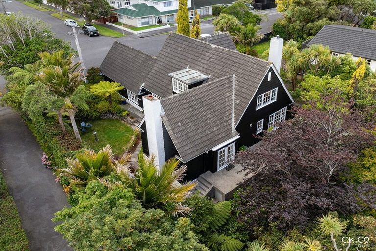 Photo of property in 14 Willoughby Street, Woburn, Lower Hutt, 5010