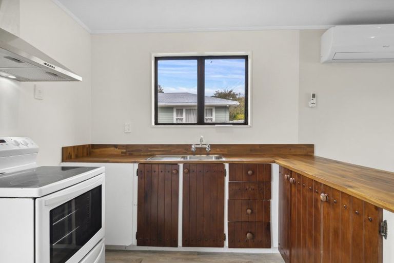 Photo of property in 1b Sunny Grove, Wainuiomata, Lower Hutt, 5014
