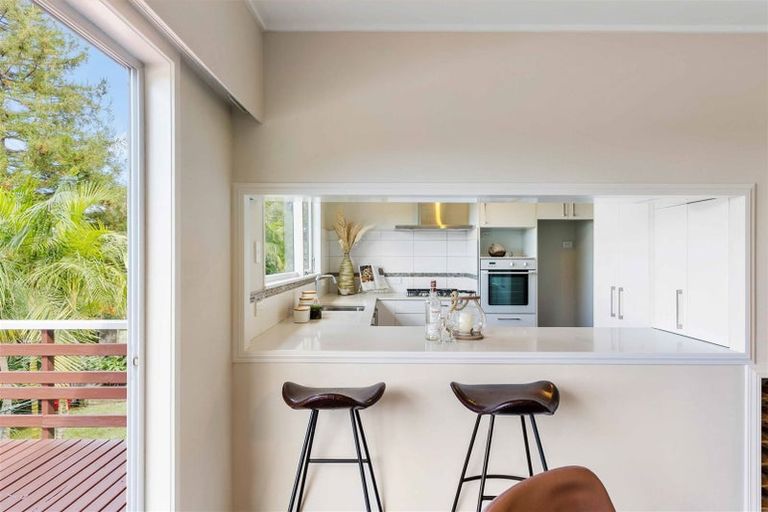 Photo of property in 5 Odette Road, Totara Vale, Auckland, 0629