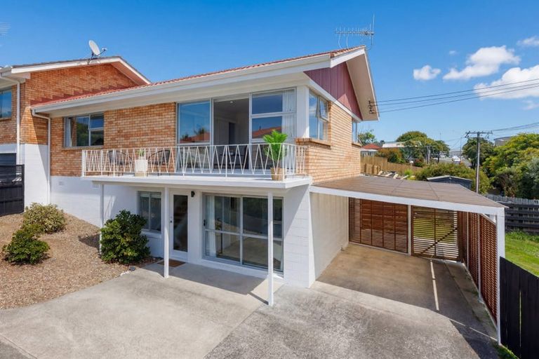 Photo of property in 1/15 Zion Road, Birkenhead, Auckland, 0626