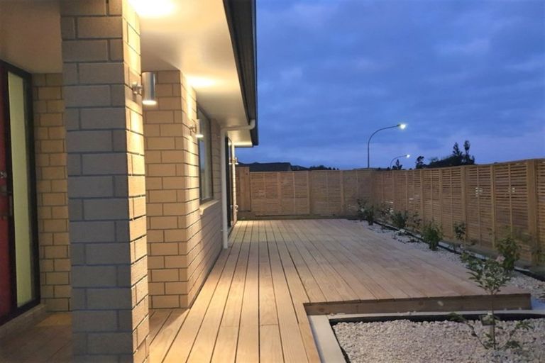 Photo of property in 3 Frederick Place, Whalers Gate, New Plymouth, 4310