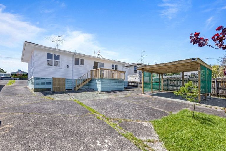 Photo of property in 1/15 Kia Ora Road, Beach Haven, Auckland, 0626