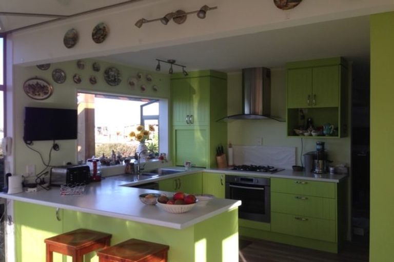 Photo of property in 1415 Whangaparaoa Road, Army Bay, Whangaparaoa, 0930