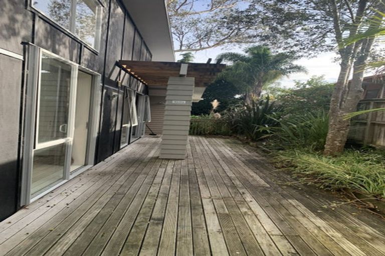 Photo of property in 103g Glengarry Road, Glen Eden, Auckland, 0602