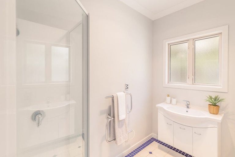 Photo of property in 16 Basil Place, Mount Pleasant, Christchurch, 8081