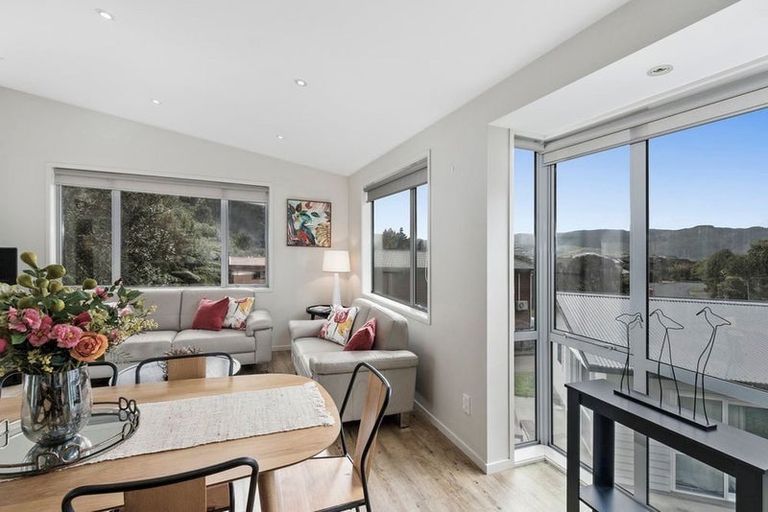 Photo of property in 64a Peterhouse Street, Tawa, Wellington, 5028