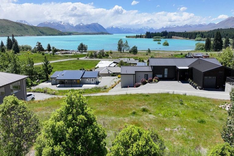 Photo of property in 16 Rankin Rise, Lake Tekapo, 7999