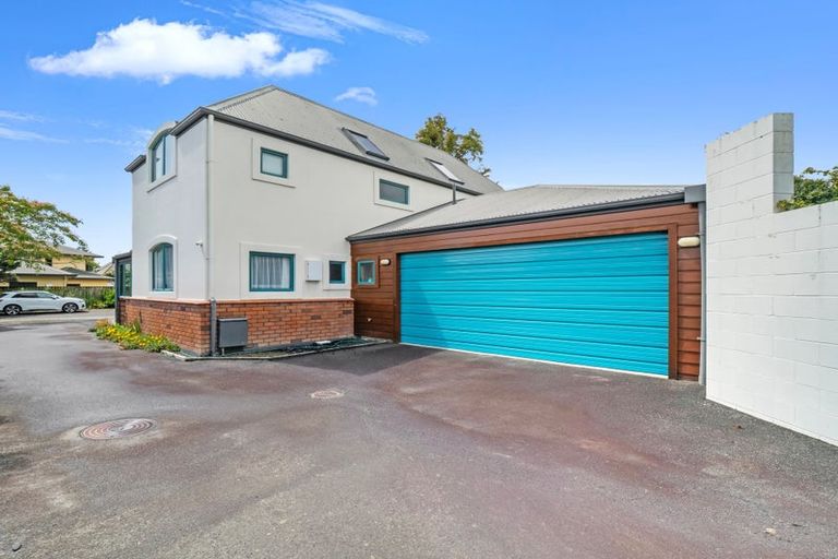 Photo of property in 3 Balcairn Place, Terrace End, Palmerston North, 4410