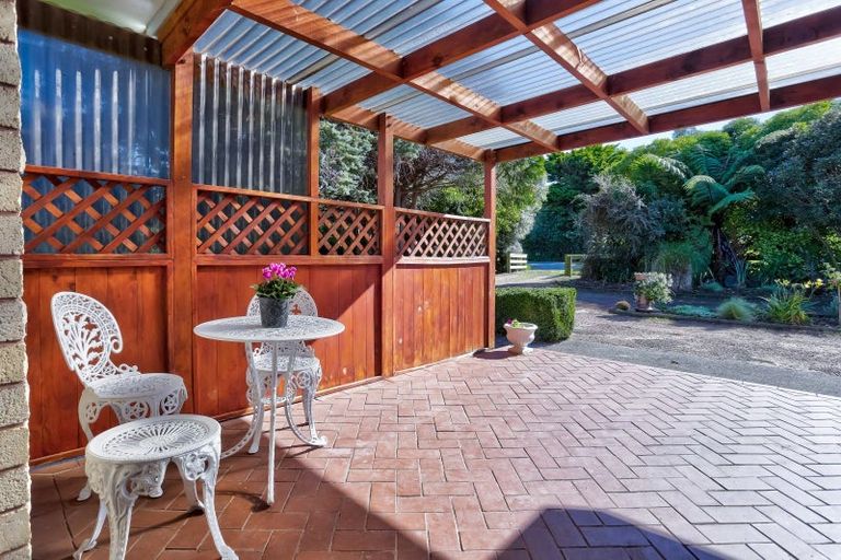 Photo of property in 5 Weraroa Road, Waverley, 4510