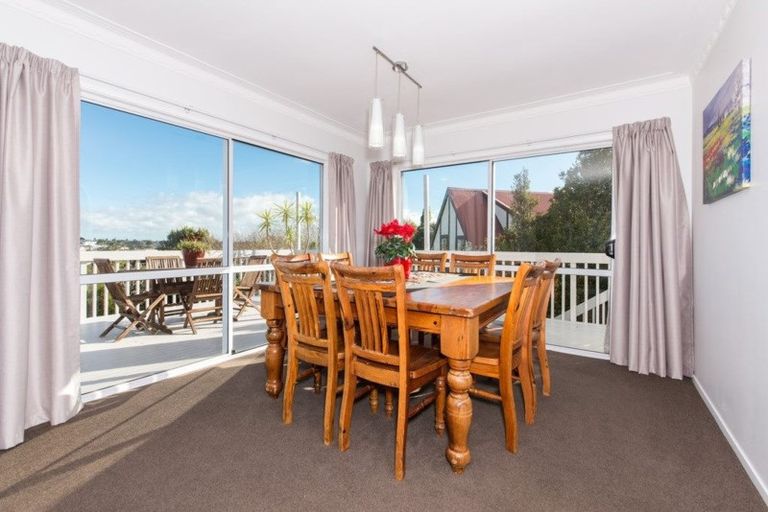 Photo of property in 24 Venus Place, Half Moon Bay, Auckland, 2012