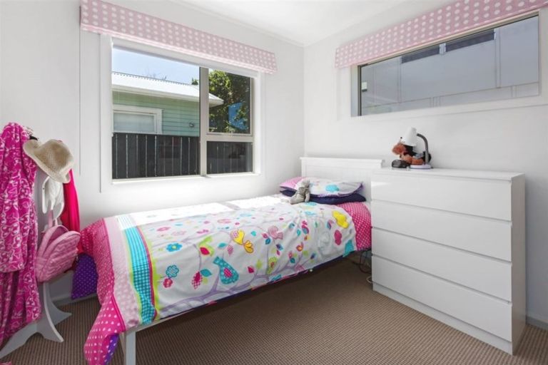 Photo of property in 18 Airlie Road, Plimmerton, Porirua, 5026