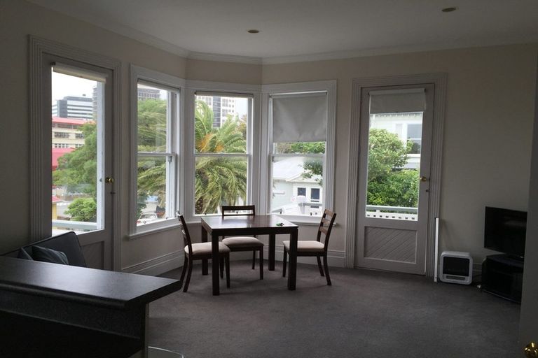 Photo of property in 1/10 Hobson Crescent, Thorndon, Wellington, 6011