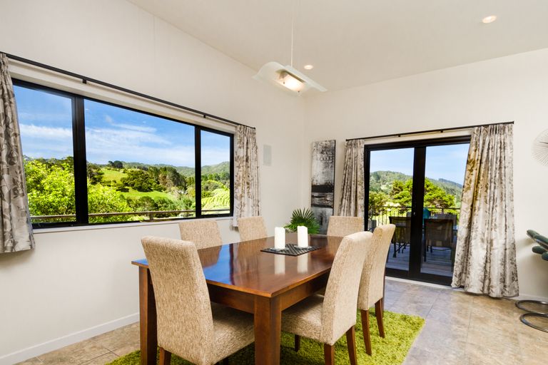 Photo of property in 81 Stoney Creek Drive, Waitakere, Henderson, 0782