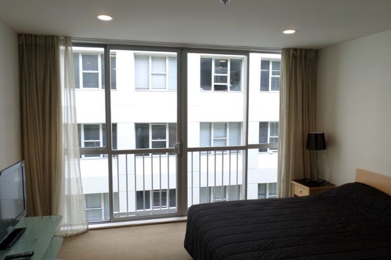 Photo of property in Terrace Heights Apartments, 2/163p The Terrace, Wellington Central, Wellington, 6011