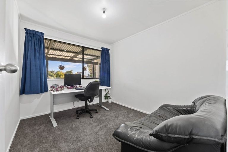 Photo of property in 2/12 Glengarry Place, Hilltop, Taupo, 3330