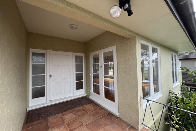 Photo of property in 2/5 Quebec Road, Milford, Auckland, 0620