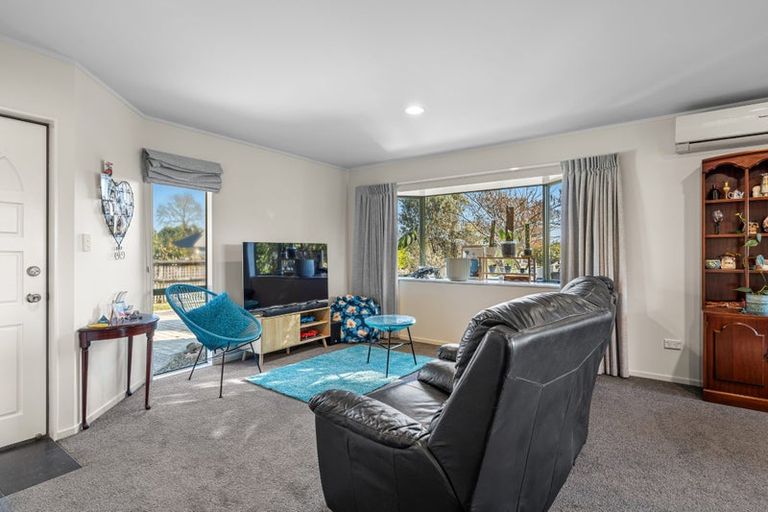 Photo of property in 4 Albizia Avenue, Henderson, Auckland, 0612