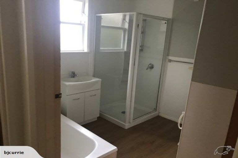 Photo of property in 7 Lifford Place, Awapuni, Palmerston North, 4412