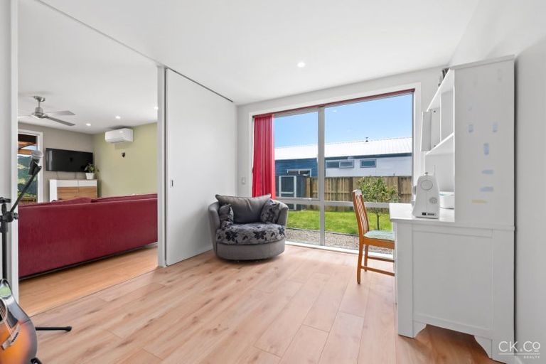 Photo of property in 22 Otonga Heights, Maungaraki, Lower Hutt, 5010