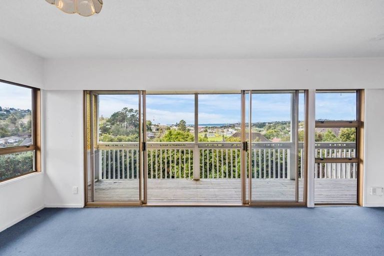 Photo of property in 19 Stapleford Crescent, Browns Bay, Auckland, 0630