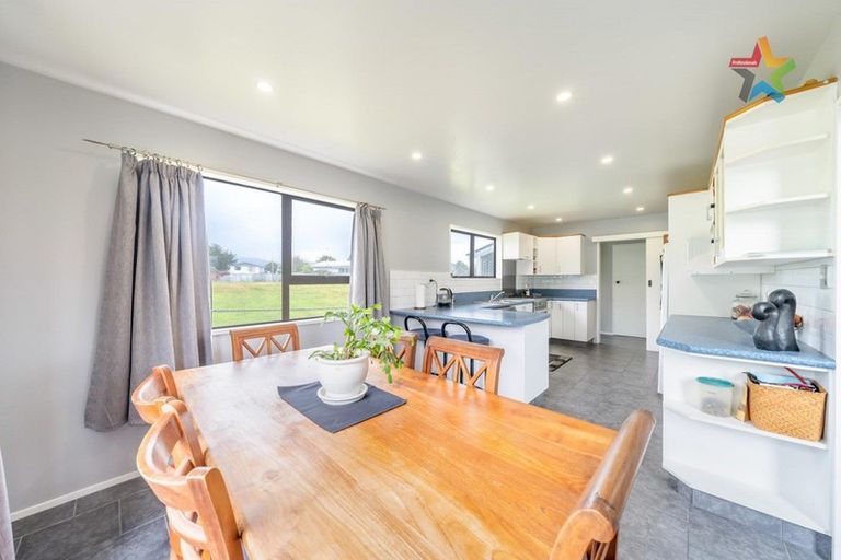 Photo of property in 21 Whitechapel Grove, Stokes Valley, Lower Hutt, 5019