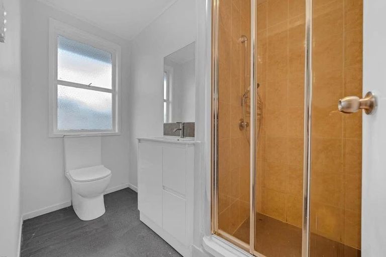 Photo of property in 19 Ribblesdale Road, Henderson, Auckland, 0612