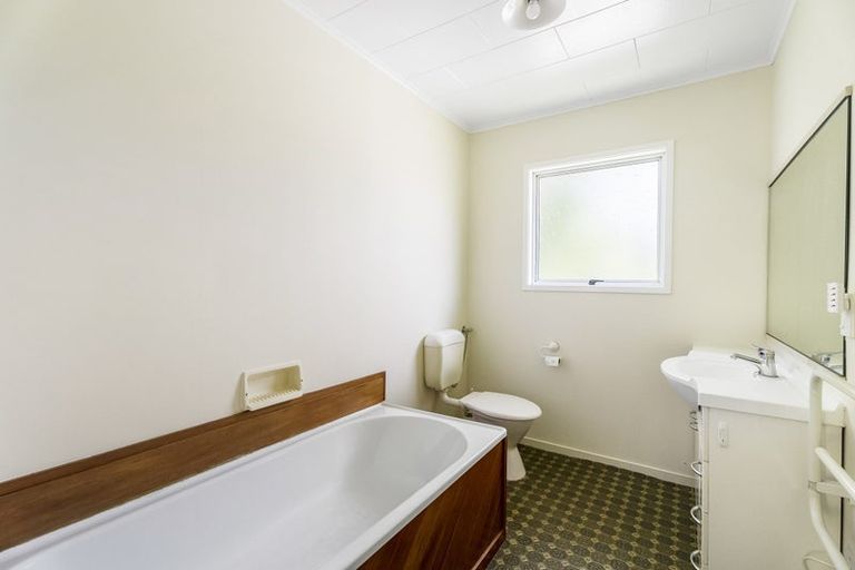 Photo of property in 35 Cedar Terrace, Stanmore Bay, Whangaparaoa, 0932