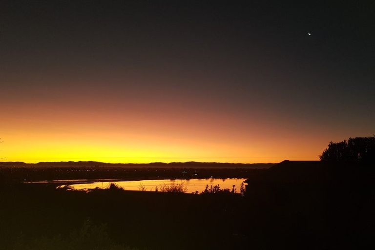 Photo of property in 34 The Brae, Mount Pleasant, Christchurch, 8081