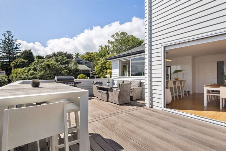 Photo of property in 68 Exmouth Road, Northcote, Auckland, 0627