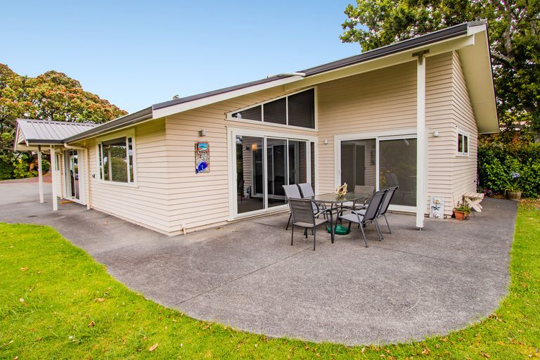 Photo of property in 854 Whangaparaoa Road, Manly, Whangaparaoa, 0930