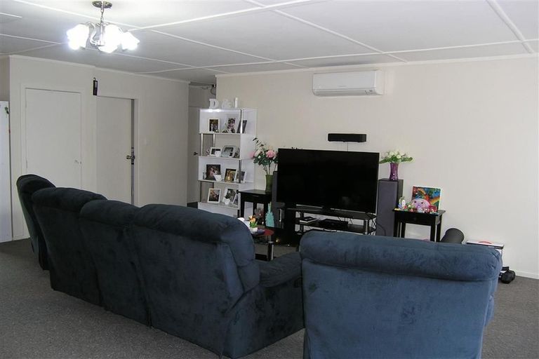 Photo of property in 1 Keys Street, Elderslea, Upper Hutt, 5018