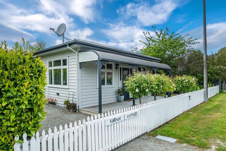 Photo of property in 143 Talbot Street, Geraldine, 7930