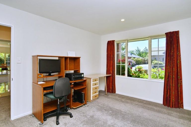 Photo of property in 42 Woodhurst Drive, Casebrook, Christchurch, 8051