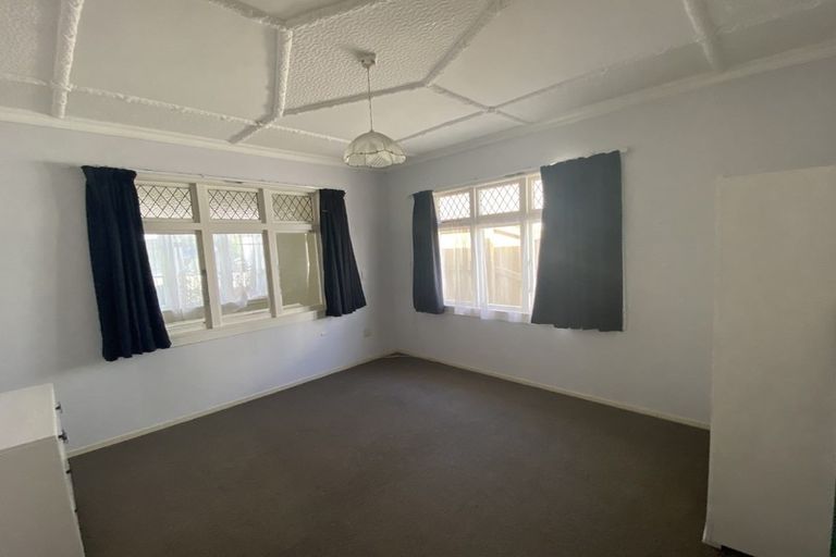 Photo of property in 123 Pendarves Street, New Plymouth, 4312