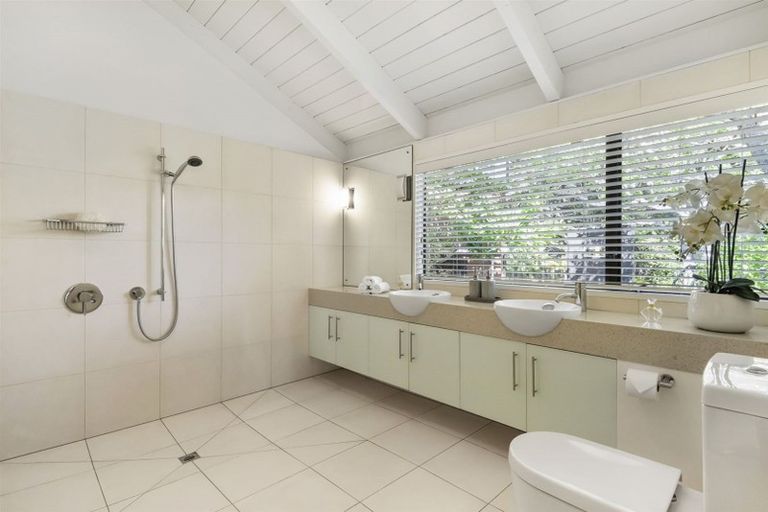 Photo of property in 56a Rangatira Road, Beach Haven, Auckland, 0626