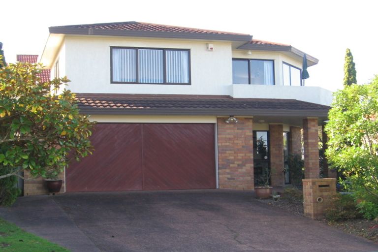 Photo of property in 1/1 Bluefin Way, West Harbour, Auckland, 0618