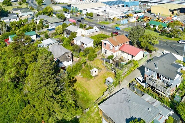 Photo of property in 639 Swanson Road, Swanson, Auckland, 0612